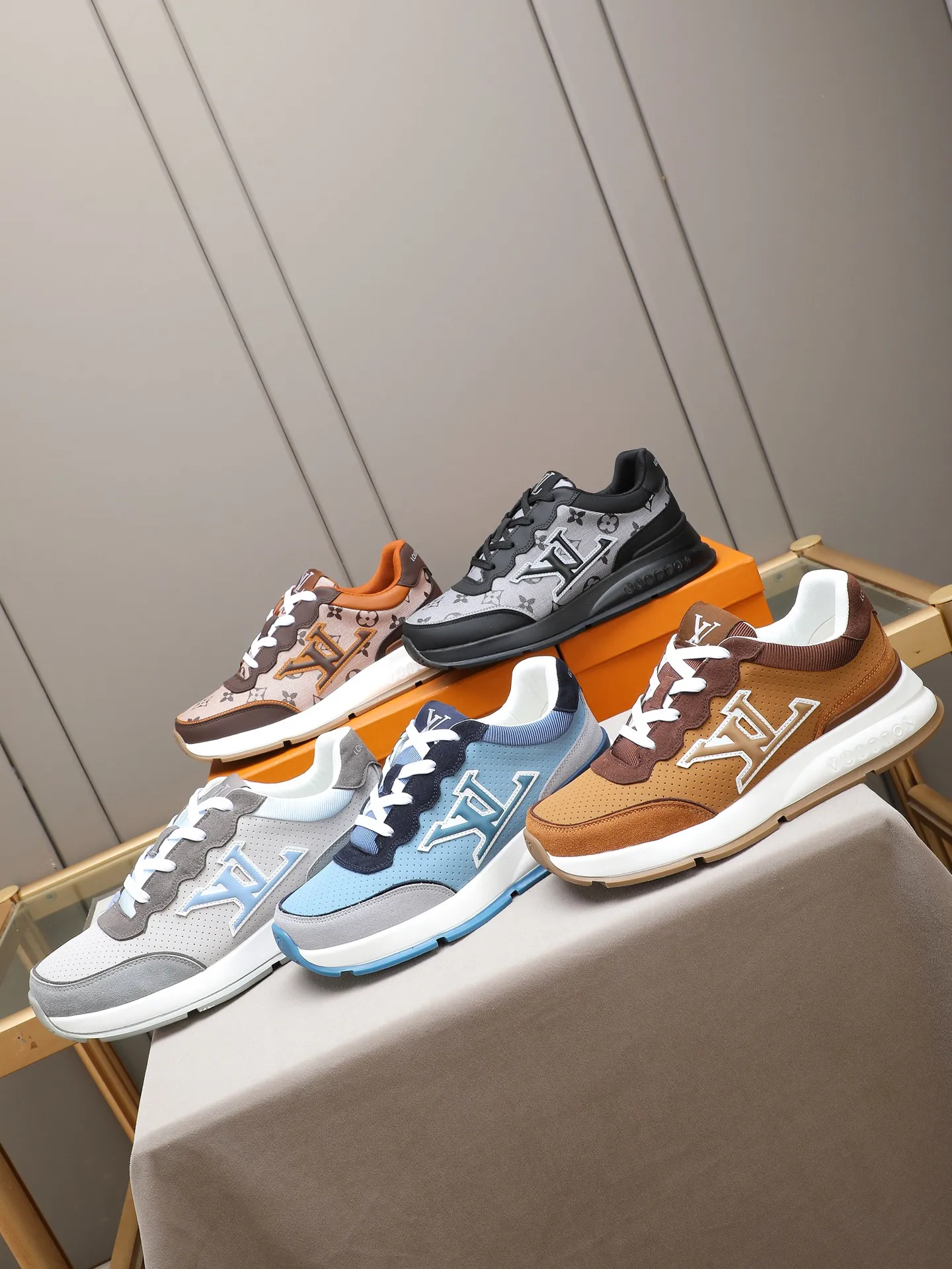 Men's shoes 💰460 Brand: LOUIS VUITTON Louis Vuitton LV Size: 38 39 40 41 42 43 44 (45 customized) Fabric: original cowhide cowhide 🔸Inside of: mesh 🔺Sole: counter foam outsole